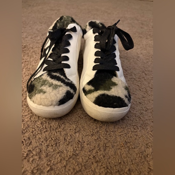 UNIONBAY Women's Sneakers - White and Black - Picture 1 of 2